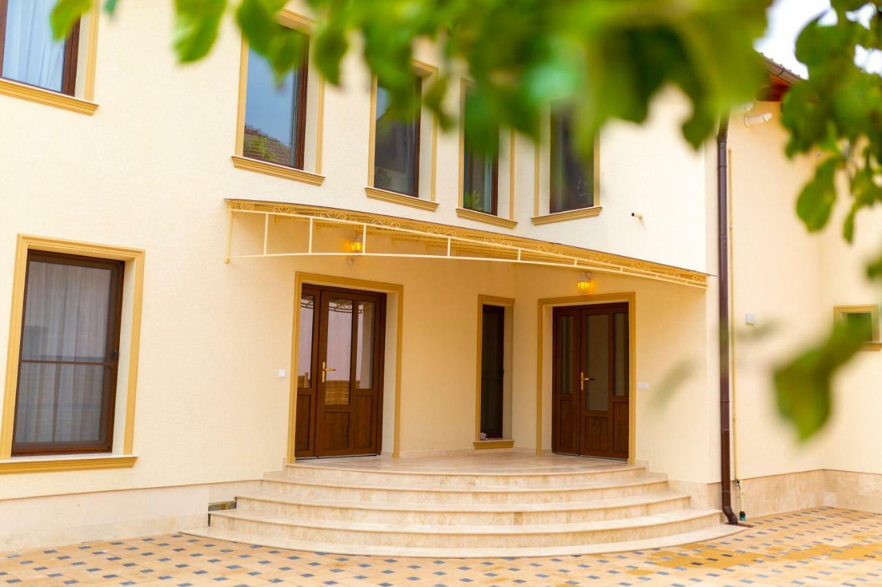Готель Casa Cu Nuc Алба-Юлія Екстер'єр фото