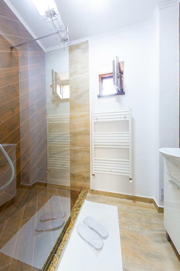 Готель Casa Cu Nuc Алба-Юлія Екстер'єр фото